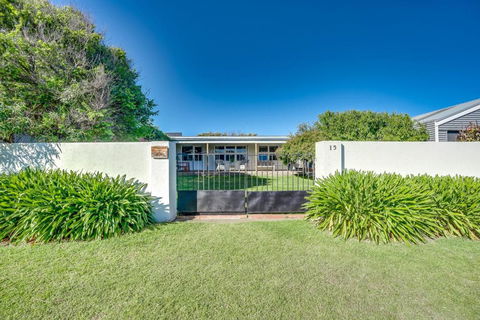 Peaceful Seaside Cottage - Hotel Gold Coast 0