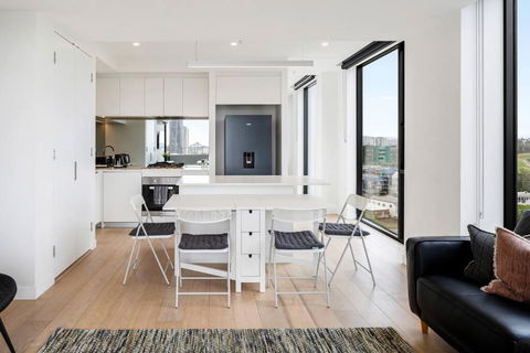 Perfect Haven In Spring Hill 2B1B And Parking - Hotel Gold Coast 1