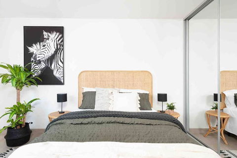 PERFECT STAY 2MIN By WALK TO THE BEACH FREE PARKING - Hotel Gold Coast 3