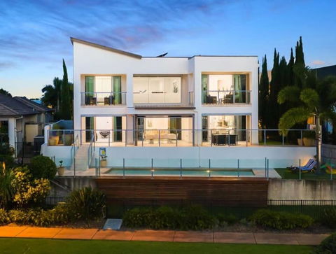 Perfect Summer Lake House - Hotel Gold Coast 0