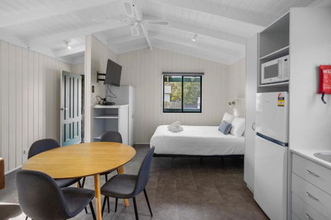 Pet Friendly On The Great Ocean Road - Hotel Gold Coast 1