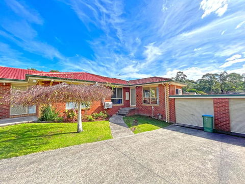 Pet-Friendly Retreat 2BR Ringwood Prime Location - Hotel Gold Coast 1