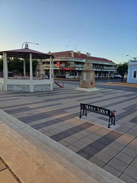 PETERBOROUGH HOTEL - Hotel Gold Coast 1