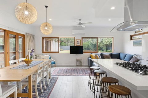 Pine - 11 Pine Ave Victor Harbor No Linen Included - Hotel Gold Coast 0