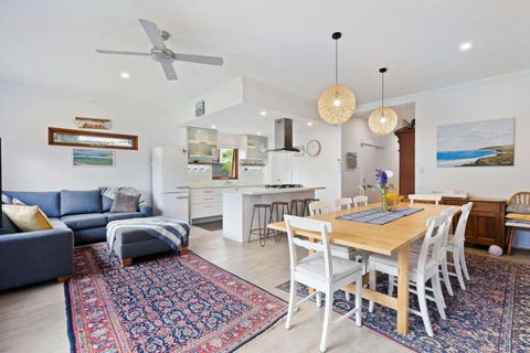 Pine - 11 Pine Ave Victor Harbor No Linen Included - Hotel Gold Coast 2