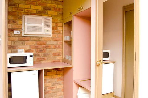 Pines Country Club Motor Inn - Hotel Gold Coast 1