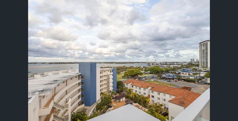 Private Bedroom And Bathroom In A Shared Apartment - Hotel Gold Coast 3