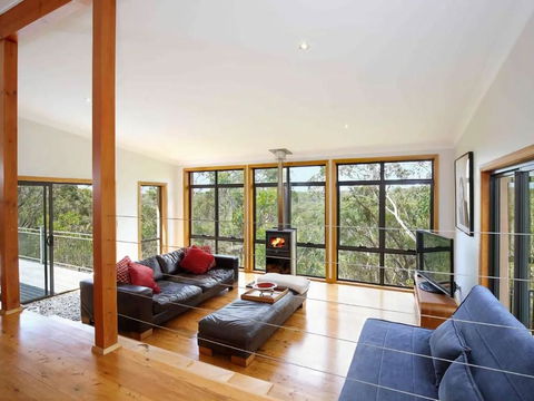 Postcards From The Edge - Hotel Gold Coast 2