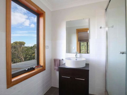 Postcards From The Edge - Hotel Gold Coast 3