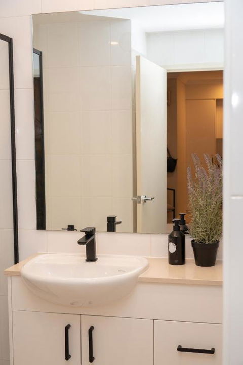PRIME SPOT: Modern Studio+Balcony Darling Harbour - Hotel Gold Coast 3