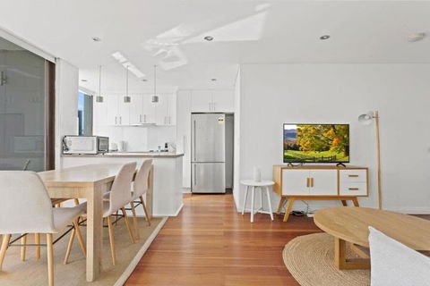 Prime Location 2-Bed Apartment With Parking - Hotel Gold Coast 2