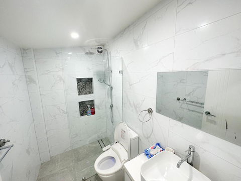 Private, Local Living Studio In Mascot, Airport - Hotel Gold Coast 1