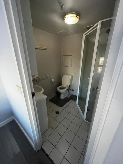 Private Room With Ensuite In The CBD - Hotel Gold Coast 3