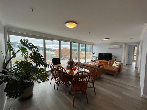Private Room With Ensuite In The CBD - Hotel Gold Coast 0