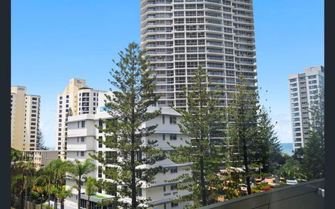 Q Tower At Surfers Paradise - From Level 3 - Private & Self Contained Apartments - Hotel Gold Coast 1
