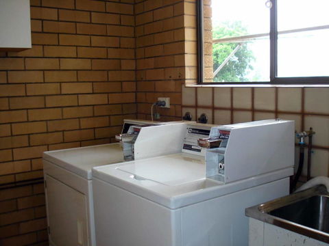 Raceview Motor Inn - Hotel Gold Coast 3