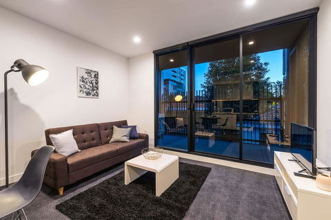 Astrina Box Hill 1 Bed Apartment - Hotel Gold Coast 1