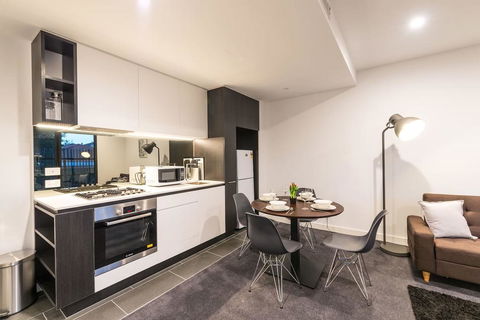 Astrina Box Hill 1 Bed Apartment - Hotel Gold Coast 3