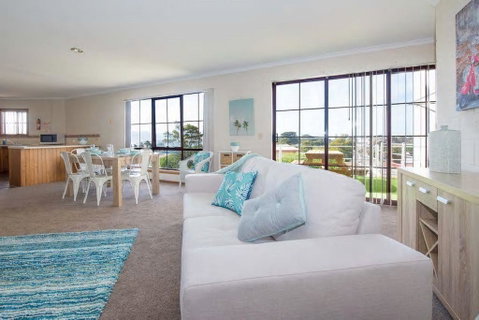Astro Place - Hotel Gold Coast 1