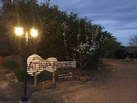 Atina Rocks Country Homestead - Hotel Gold Coast 2