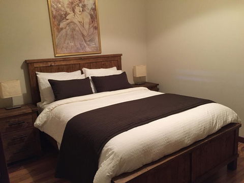 Atina Rocks Country Homestead - Hotel Gold Coast 3