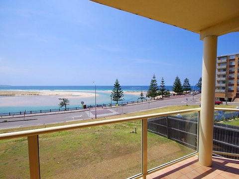 Avilla Court 1 - Hotel Gold Coast 0