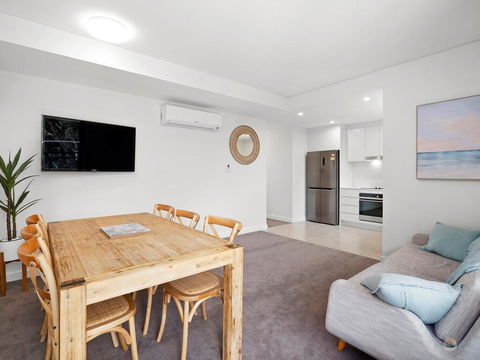 Avoca Beach Pad- 210/14-18 Cape Three Points Rd - Hotel Gold Coast 1