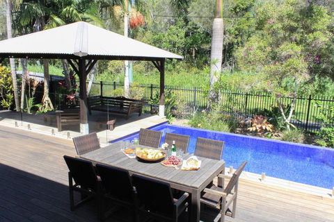 Away On Shirley Lane - Hotel Gold Coast 3