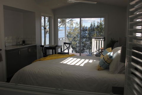 B & B On The Water - Hotel Gold Coast 3