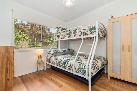 BADENOCH - Hotel Gold Coast 1