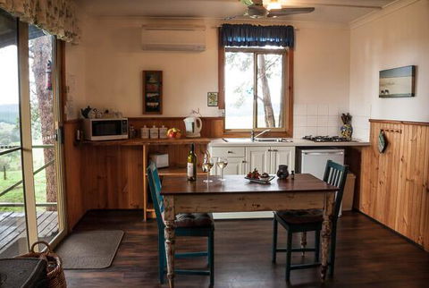 Balingup Heights Hilltop Forest Cottages - Hotel Gold Coast 1