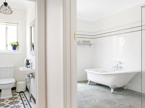 Ballogie Lodge - A Quality, Timeless Retreat - Hotel Gold Coast 1