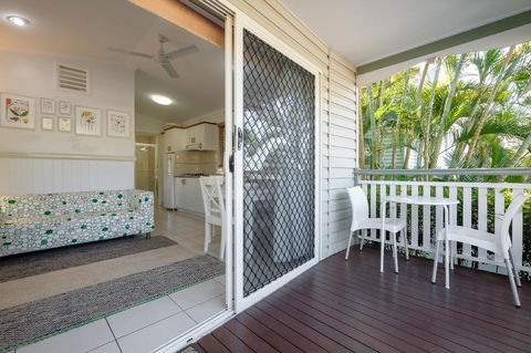 Barney Beach Accommodation - Hotel Gold Coast 3