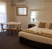 Bathurst Gold Panner - Hotel Gold Coast