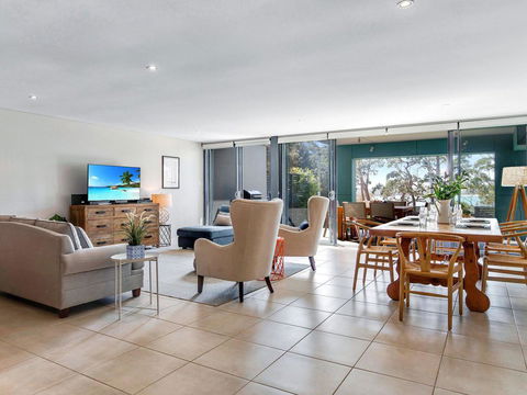 Bayview On Bowen :: Jervis Bay Rentals - Hotel Gold Coast 2