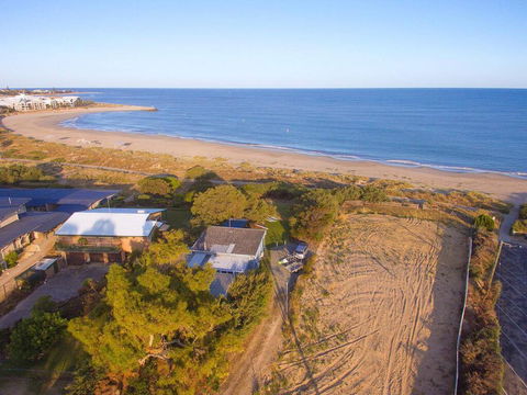 Beach Cottage In The Heart Of Mandurah - Hotel Gold Coast 1