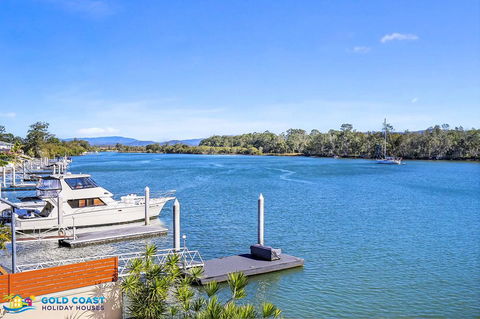 Beach House @ The Cove - Hotel Gold Coast 2