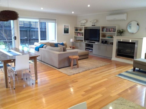 Beachcomber - Hotel Gold Coast 1