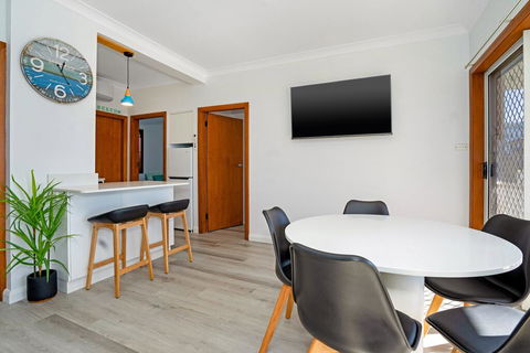 Beachcomer, Unit 2 - The Entrance, NSW - Hotel Gold Coast 2