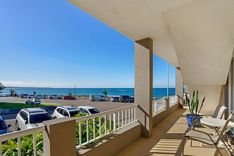 Beachcomer, Unit 2 - The Entrance, NSW - Hotel Gold Coast 1