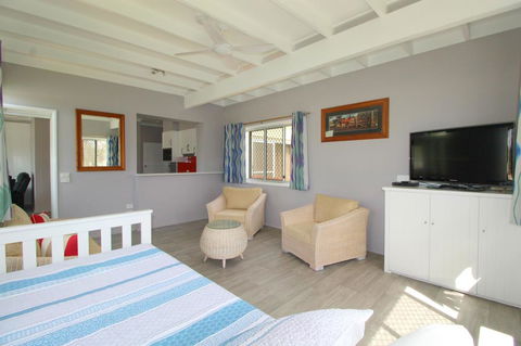 Beachfront 6, 25 Willow Street - Hotel Gold Coast 2