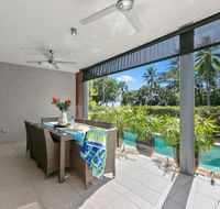 Beachfront Apartment with Ocean Views - Hotel Gold Coast