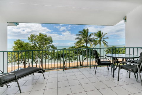Beachfront Apartments On Trinity Beach - Hotel Gold Coast 2