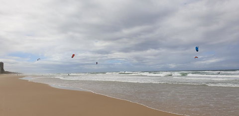 Beachfront Homely APT CBD Sleeps 8 Pool Spa Sauna Tennis AC WiFi - Hotel Gold Coast 1