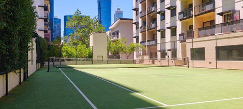 Resort-style Living In Perth CBD - 2X2 Apt - Hotel Gold Coast 1