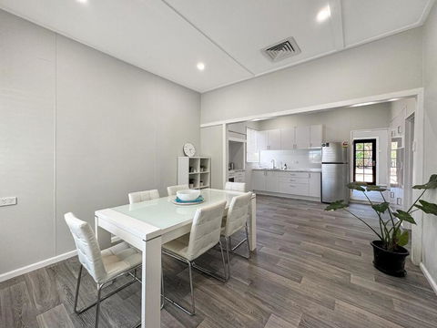 Relax At Gossan - Hotel Gold Coast 0
