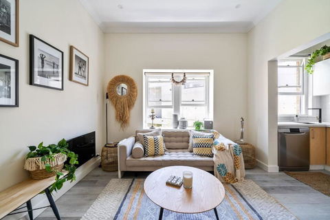 Relaxed Coogee Coastal Living With Ocean Views - Hotel Gold Coast 1