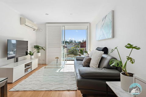 Relaxing Sunny North-Facing 2-Bed Apt In Vaucluse - Hotel Gold Coast 0
