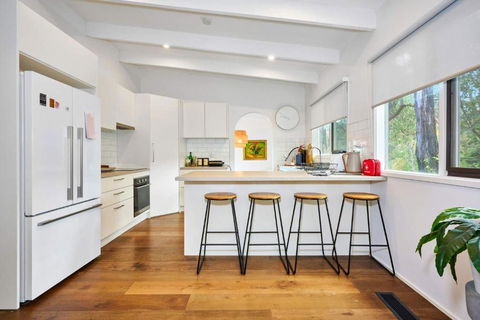 Renovated 5 Bedroom Retreat With Deck Fireplace - Hotel Gold Coast 0