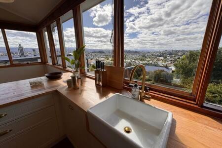 Renovated Cottage Near Cataract Gorge Launceston - Hotel Gold Coast 2